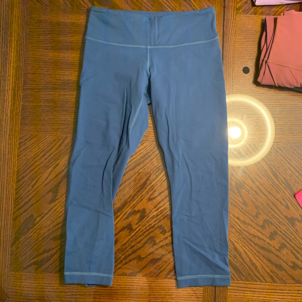 Lululemmon wonder under crop leggings